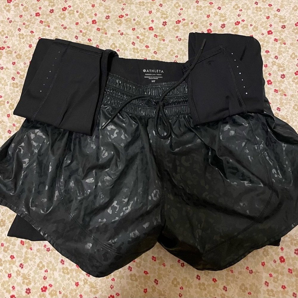 Athleta Rainier 2 in 1 tight. Size Medium Tall  (New w/o Tag)